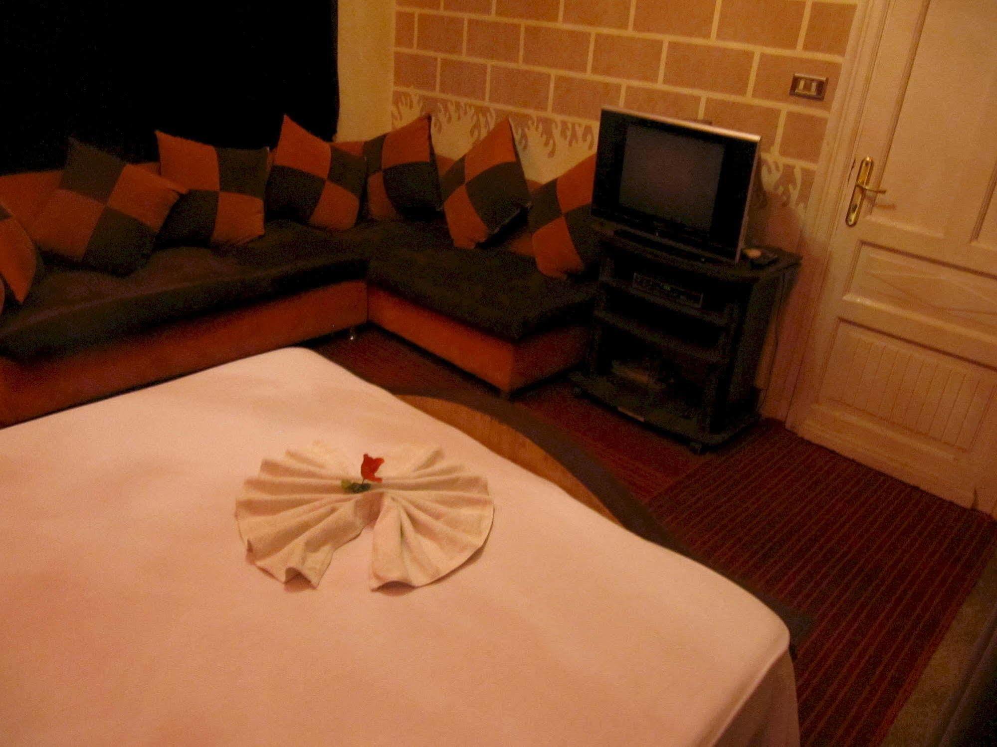 City Plaza Hostel Каир Экстерьер фото